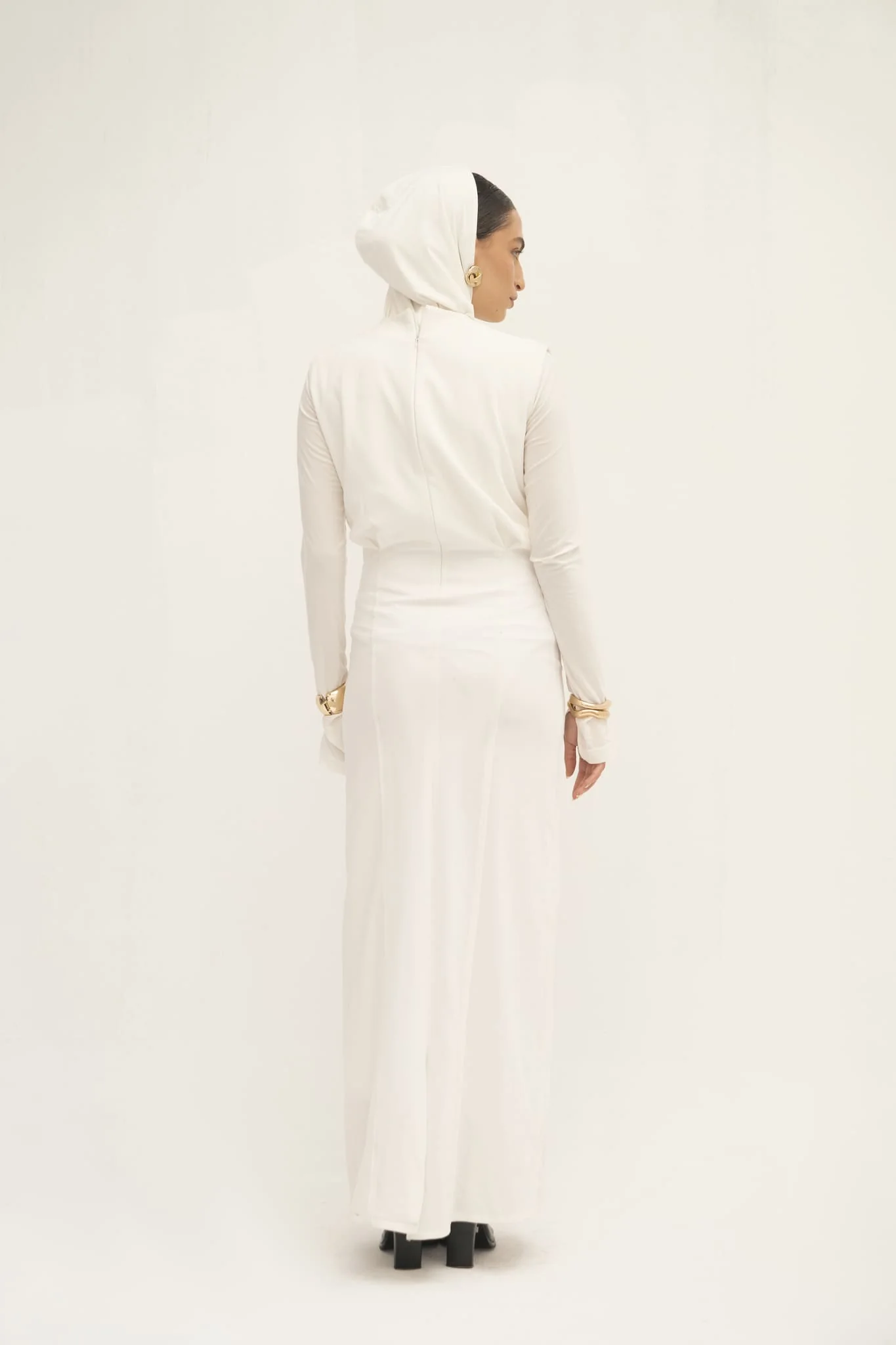 Avelia Sleeveless Maxi Dress - Image 9