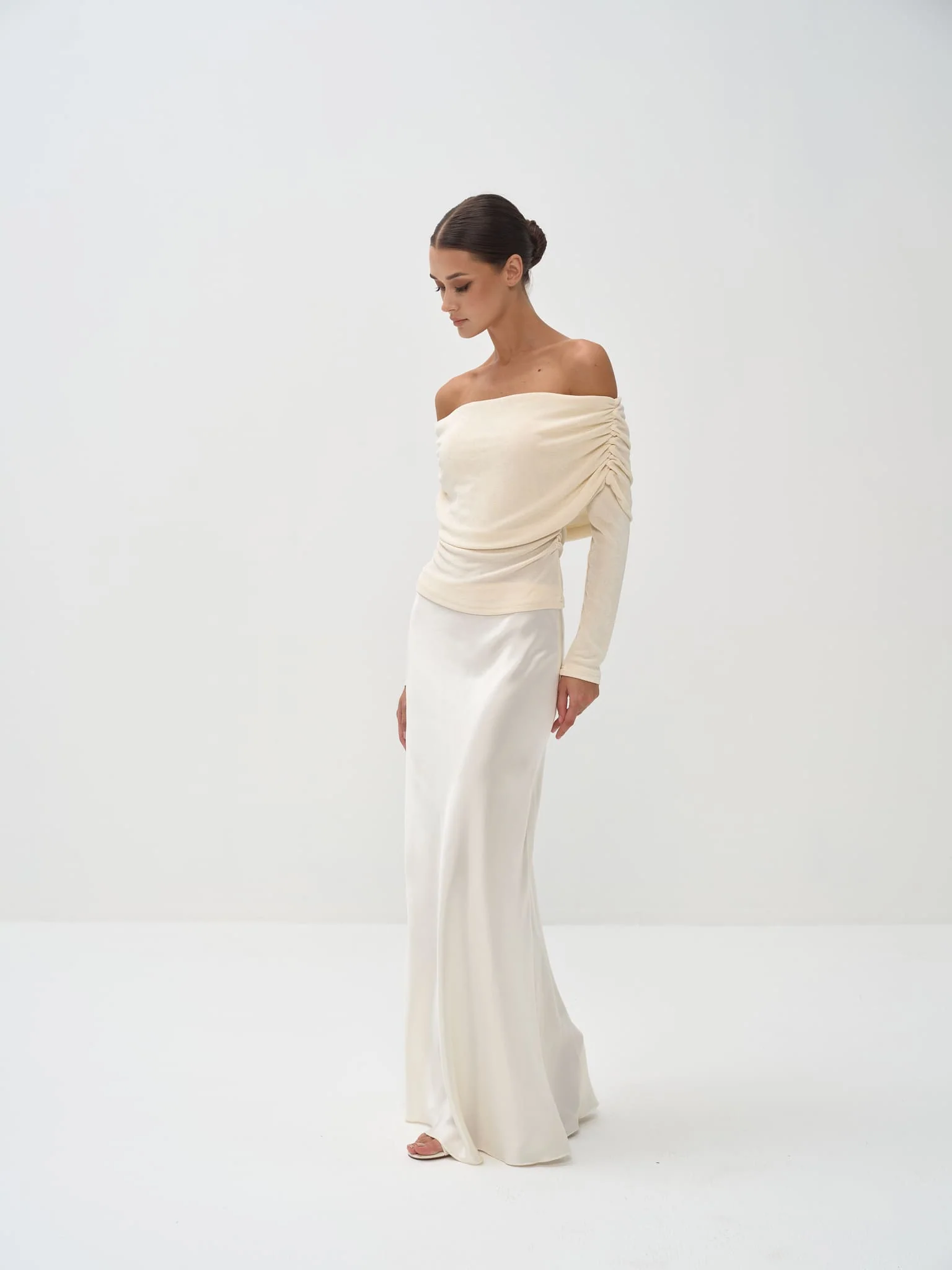 Camélia Long Sleeve Off-Shoulder Top - Image 4